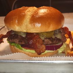 415 Bar & Grill - Bacon burger