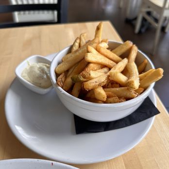 Pinky’s - Fries and garlic aioli - Mediterranean Near Me - Richmond, Virginia