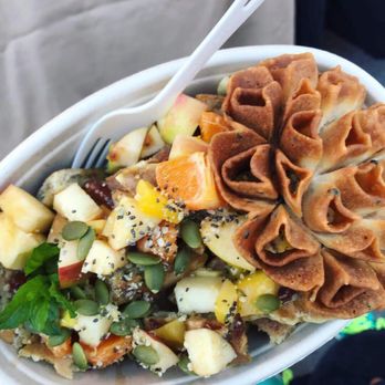 Des Fresh Foods - Loaded pancake bowl with lotus flower cookie - Food Trucks Near Me Des Fresh Foods - Loaded pancake bowl with lotus flower cookie - Food Trucks Near Me
