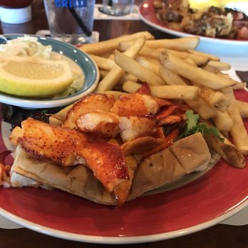 Atlantic Grille - Warm Lobster Roll - Breakfast & Brunch Near Me - Middletown, Rhode Island