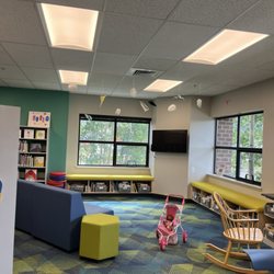Summit County Public Library - Kids reading spot