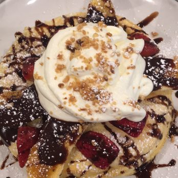 Aloha Kitchen - Banana soufflé pancake - Breakfast & Brunch Near Me - Honolulu, Hawaii