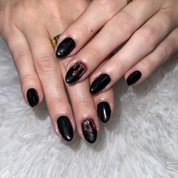 Valley Nails