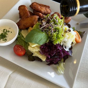 Restaurant Frohe Aussicht - Fish in beer batter with salad - Swiss Food Near Me - Oberrieden, ZH Restaurant Frohe Aussicht - Fish in beer batter with salad - Swiss Food Near Me - Oberrieden, ZH