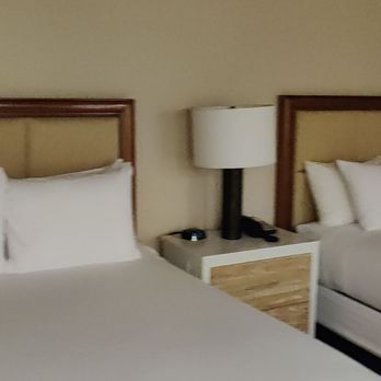 Humphreys Half Moon Inn - 2 queen beds - San Diego, CA