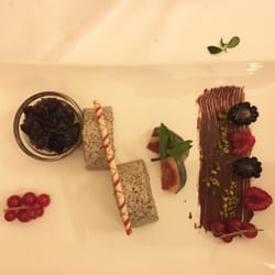 Roth - Weißes Schokomouse mit Mohn und Dörrpflaumen