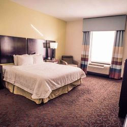Hampton Inn Monticello, AR - Guest room