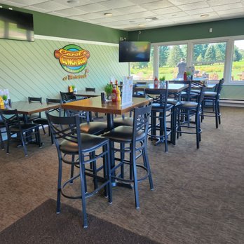 Carol's Lunchbox - dining room - Hot Dogs Near Me - Farmington, Connecticut Carol's Lunchbox - dining room - Hot Dogs Near Me - Farmington, Connecticut