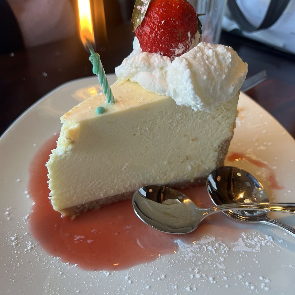Pappadeaux Seafood Kitchen - Vanilla Cheesecake - Cajun/Creole Near Me - Westmont, Illinois