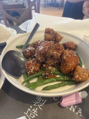 Ching's Table by null