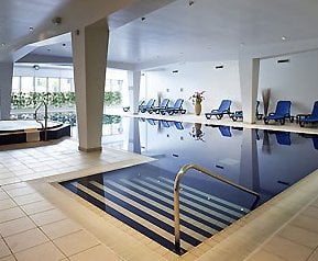 Mercure Cardiff Holland House Hotel & Spa by null