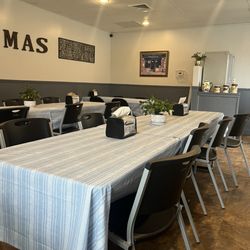 Nima's Pizza - Ambience.