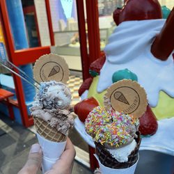 Scoop Dessert Parlour