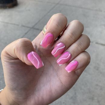 Blink and Polish Nails waxing - OBSESSED dip + tips - Nail Salons Near Me - Chicago, Illinois