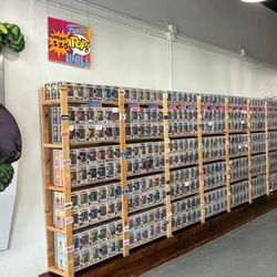 The Fanspired - Pop Wall with Hulk decor in background