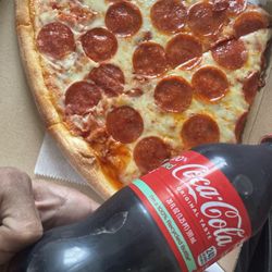 Section 5 Pizza - ACoolNERD & #AlwaysCOKEaCola #HowardJRgotmeHooked #GiftFROMGriggs with a NYC #Section 5 Pizza