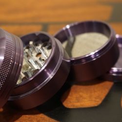 Thunderbird Vapes - Grinders at great prices!