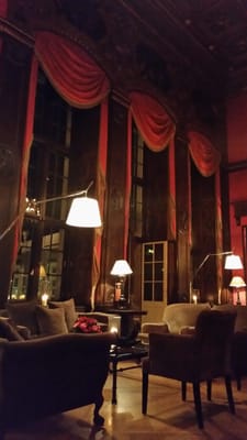 Restaurant im Schlosshotel Berlin by Patrick Hellmann by null