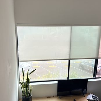 Abpopa Hillcrest - no true blackout blinds overlooking the parking lot and alley - Vacation Rentals Near Me - San Diego, California Abpopa Hillcrest - no true blackout blinds overlooking the parking lot and alley - Vacation Rentals Near Me - San Diego, California