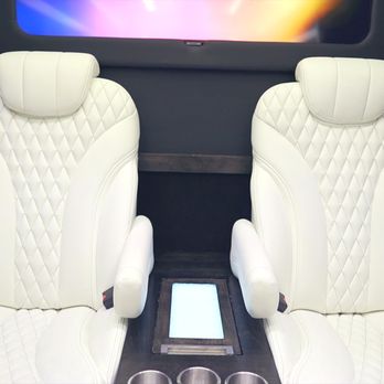 Executive Coaches - Limos Near Me - Memphis, Tennessee