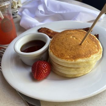 Makahiki - Kids pancakes and bacon - Bars Near Me - Kapolei, Hawaii