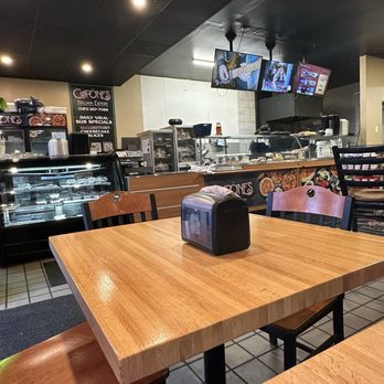Capones Italian eatery - Pizza Near Me - Penfield, New York