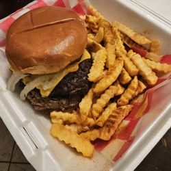 Grizzly's Wyandotte - The Smashed Burger