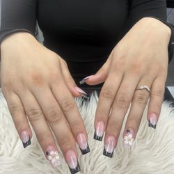 Acryliq Nails