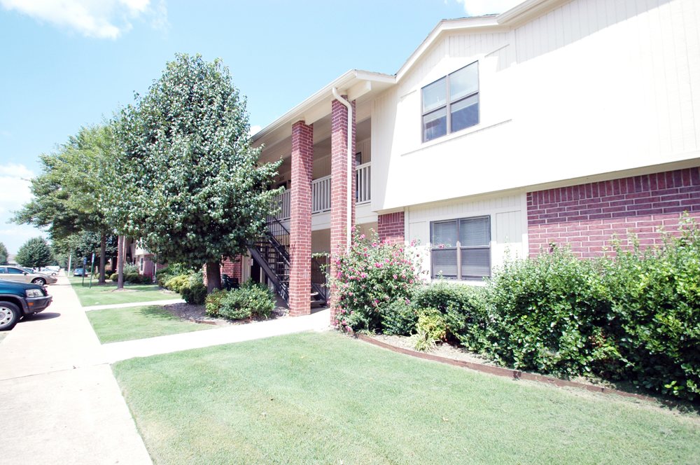 JOHNSON MEADOWS APARTMENTS 18 Photos 2447 Johnson Meadows