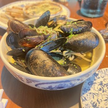 Chloe - Mussels - American Near Me - Minneapolis, Minnesota