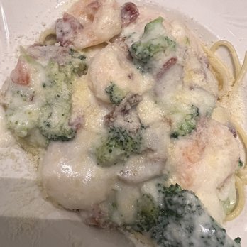 The Fred Harvey Restaurant - Made to order pasta with shrimp, bacon, broccoli and Alfredo sauce - Buffets Near Me - Williams, Arizona The Fred Harvey Restaurant - Made to order pasta with shrimp, bacon, broccoli and Alfredo sauce - Buffets Near Me - Williams, Arizona