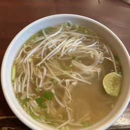 13. White Chicken Meat Rice Noodle Soup 13. White Chicken Meat Rice Noodle Soup