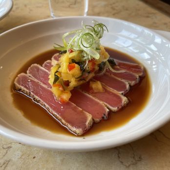 Le Valois - Tuna Tataki - Bistros Near Me - Montreal, Quebec Le Valois - Tuna Tataki - Bistros Near Me - Montreal, Quebec
