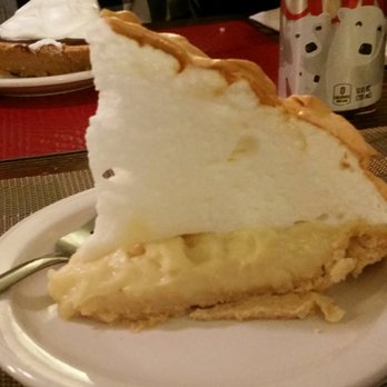 Mammy's Cupboard - Lemon meringue pie - American Near Me - Natchez, Mississippi