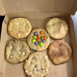 a dozen of cookies in a box