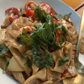 Sisters Thai - Drunken noodles - Thai Near Me - Alexandria, Virginia Sisters Thai - Drunken noodles - Thai Near Me - Alexandria, Virginia