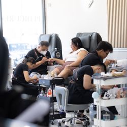 Naliq Nail Bar