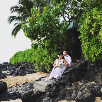 Affordable Barefoot Maui Wedding - Wedding Planning Near Me - Kihei, Hawaii Affordable Barefoot Maui Wedding - Wedding Planning Near Me - Kihei, Hawaii