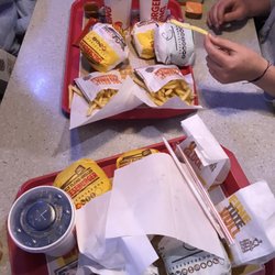 Burger King - Alles zusammen: 19,96€ (8 Burger, 4 Nuggets, 4 Getränke, 4 Pommes)