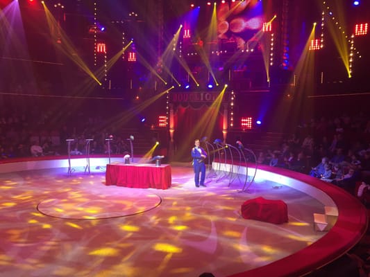 Cirque d'Hiver Bouglione by null