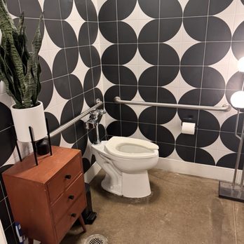 Everett Farms - Toilet. Sit or squat? - American Near Me - Lake Forest, Illinois