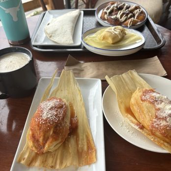 Little Guatamala Coffee - Chuchitos, Tamalito, oatmeal drink, sweet plantains, bean and egg quesadilla - Coffee & Tea Near Me - Morganton, North Carolina