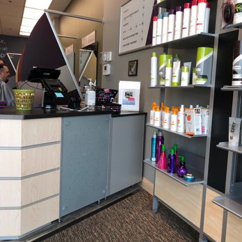Great Clips - Waiting area - Hair Salons Near Me - Apollo Beach, Florida