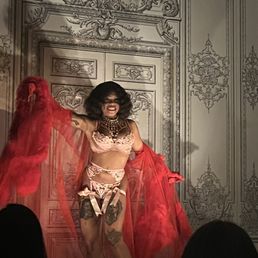 Burlesque dancer
