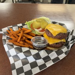 Buh's BBQ II - Double Patty - Smoked Sirloin Brisket Burger