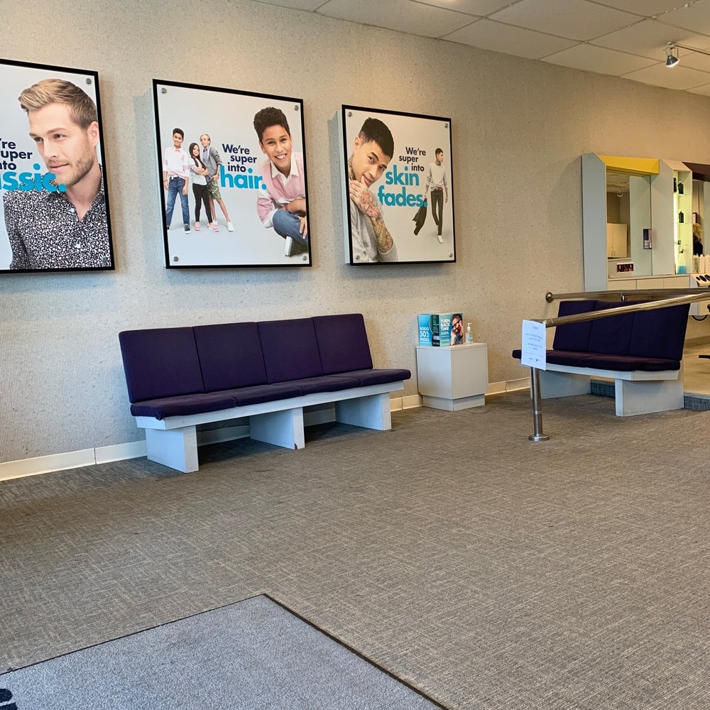 Supercuts - Waiting area - Hair Salons Near Me - Chesapeake, Virginia