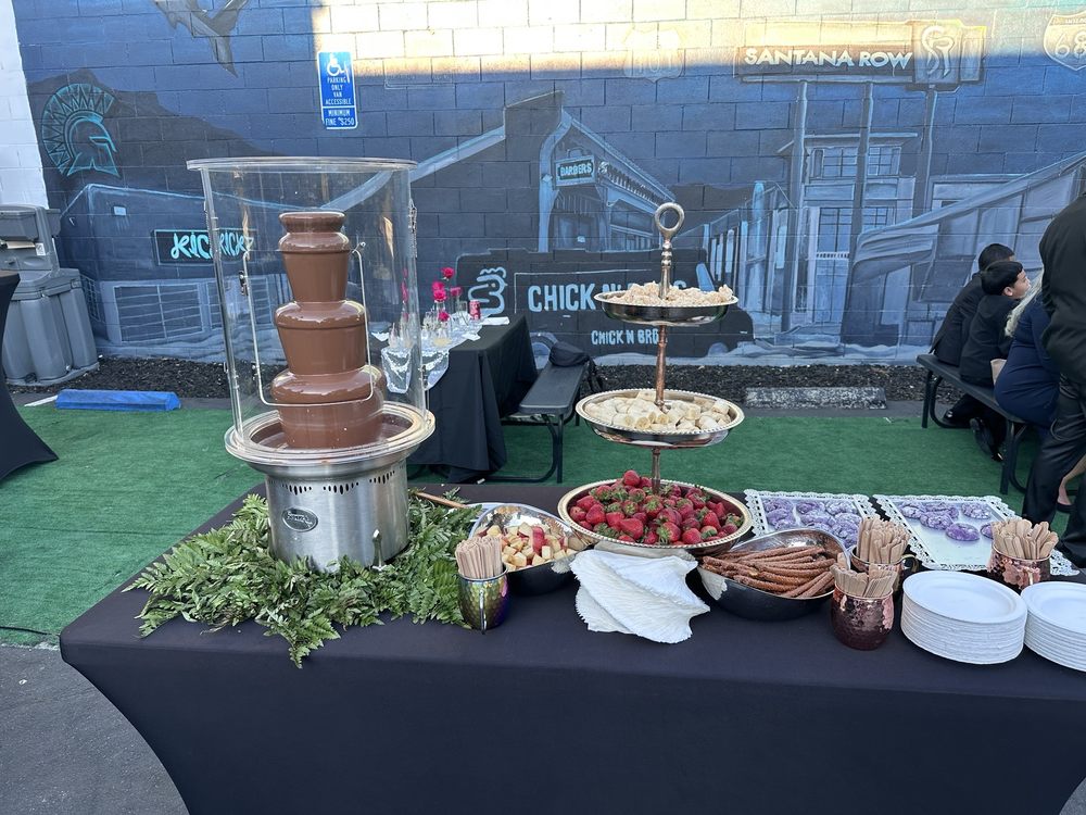 The Chocolate Curtain Logo