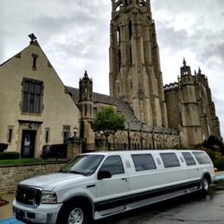 Motown Limousines - Excursion Stretch Limo (10-14 passengers)