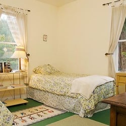 The Navarro Mill Guesthouse - English Garden Room w/shared bath