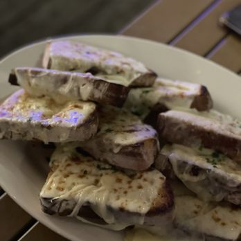 Carmine's - Garlic bread - Italian Near Me - Bellevue, Washington